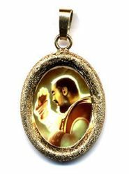 Picture of Padre Pio of Pietrelcina Gold plated Silver and Porcelain diamond-cut oval Pendant mm 19x24 (0,75x0,95 inch) Unisex Woman Man