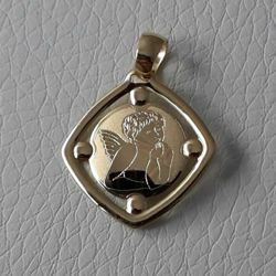 Picture of Angel of Raphael praying Sacred Square Medal Pendant in bas-relief gr 1,2 Yellow Gold 18k for Woman, Boy and Girl