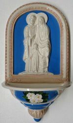 Immagine di Sacra Famiglia e Fiori Acquasantiera cm 59x36x20 (23,2x14,2x7,9 in) Bassorilievo Ceramica Robbiana