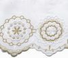 Immagine di Pizzo Rosone H. cm 14 (5,5 inch) puro Cotone Bianco/Oro Ricamo Merletto Bordo Bordura per Paramenti