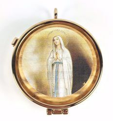 Immagine di Teca eucaristica Viatico Scatola porta Ostie Diam. cm 5 (2,0 inch) Madonna in Preghiera in Ottone dorato e Legno di Ulivo di Assisi