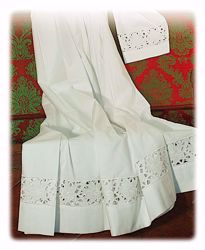 Immagine di SU MISURA Cotta liturgica collo quadro ricamo guipures a Gigli intagliato a mano misto cotone bianco 