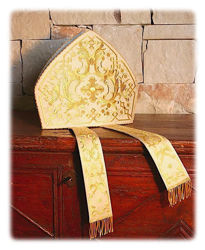 Immagine di Mitria Liturgica Disegno classico Ramage Oro Lamiglia Bianco