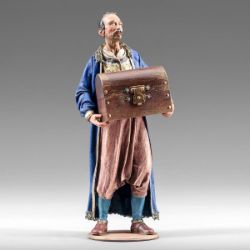 Imagen de Hombre con Baúl 20 cm (7,9 inch) Pesebre vestido Immanuel estilo oriental estatua en madera Val Gardena trajes de tela